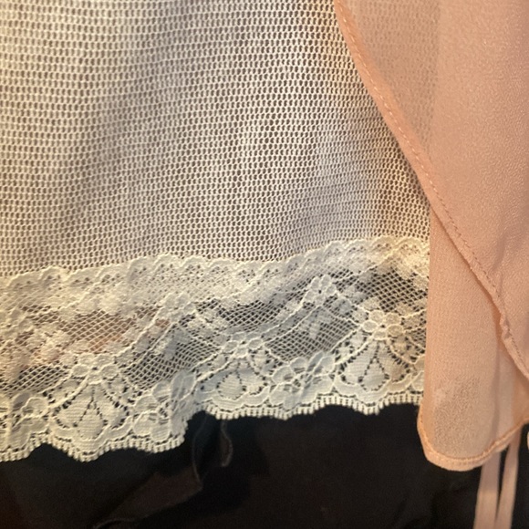 Robbi & Nikki Layered Tank Top - Picture 7 of 8